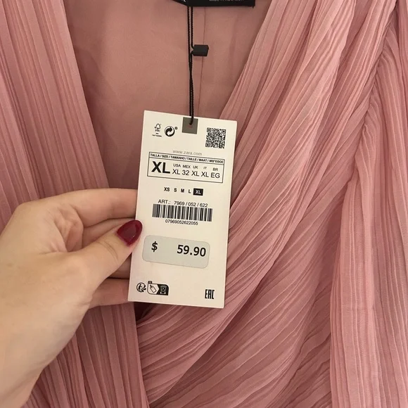 Ruffled mini dress - Picture 4 of 5